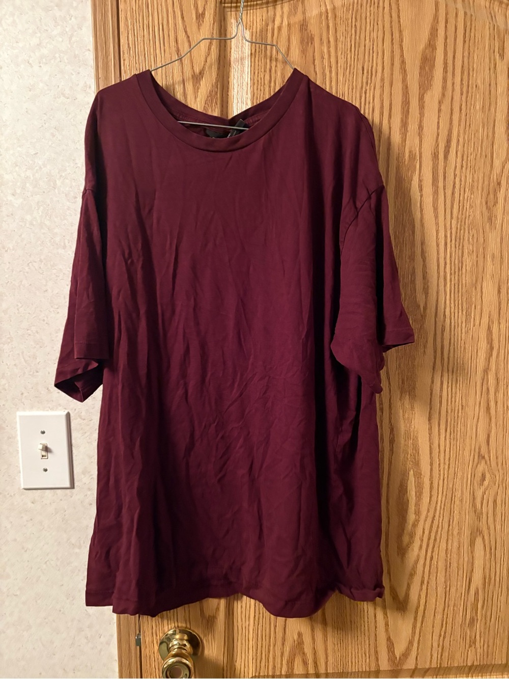 No Boundaries Men's Short Sleeve Crew Tee - Burgundy